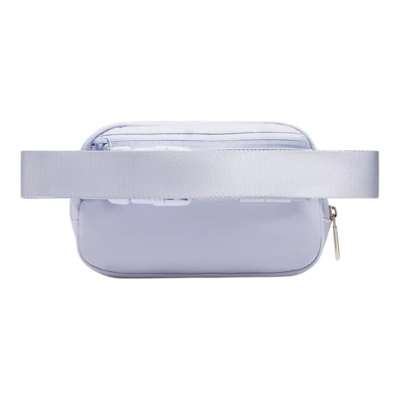 Lululemon Everywhere Belt Bag Serene Blue, 1L NWT - Picture 2 of 9